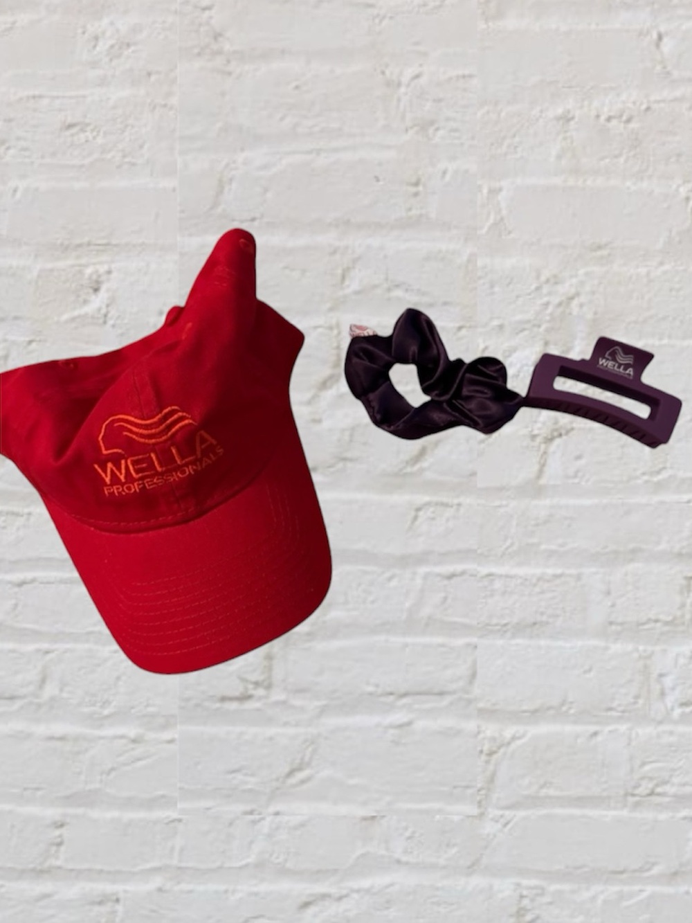 🆕 Bundle of Wella hat and Wella hair accessories
